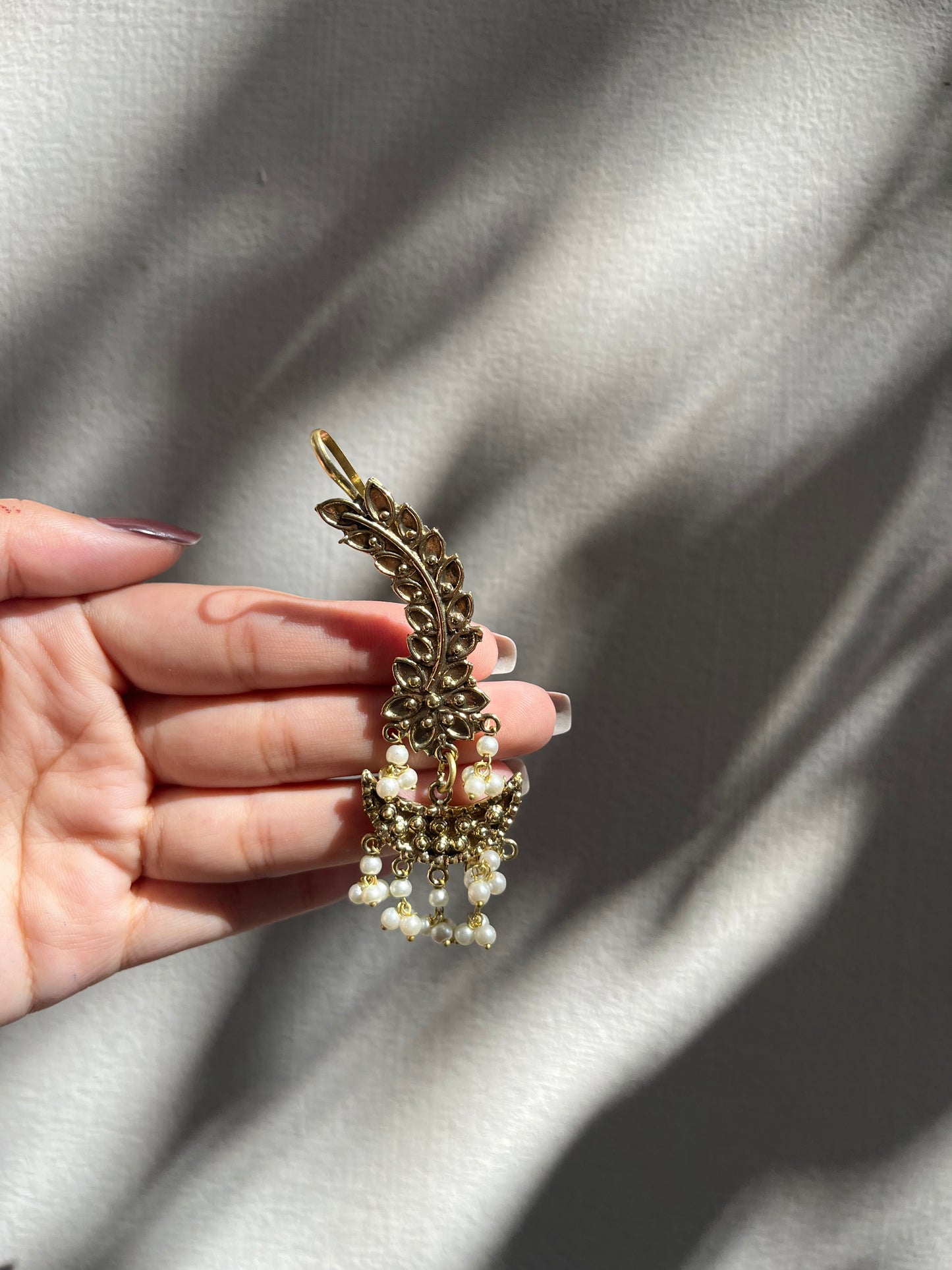 Golden earcuffs