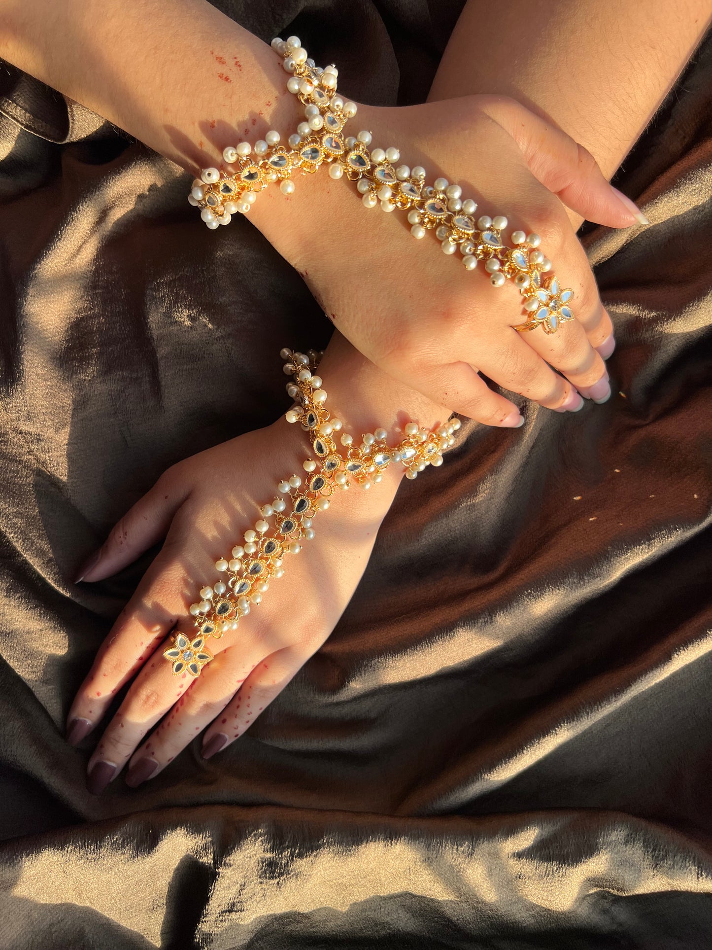 Golden hand harness (single piece)