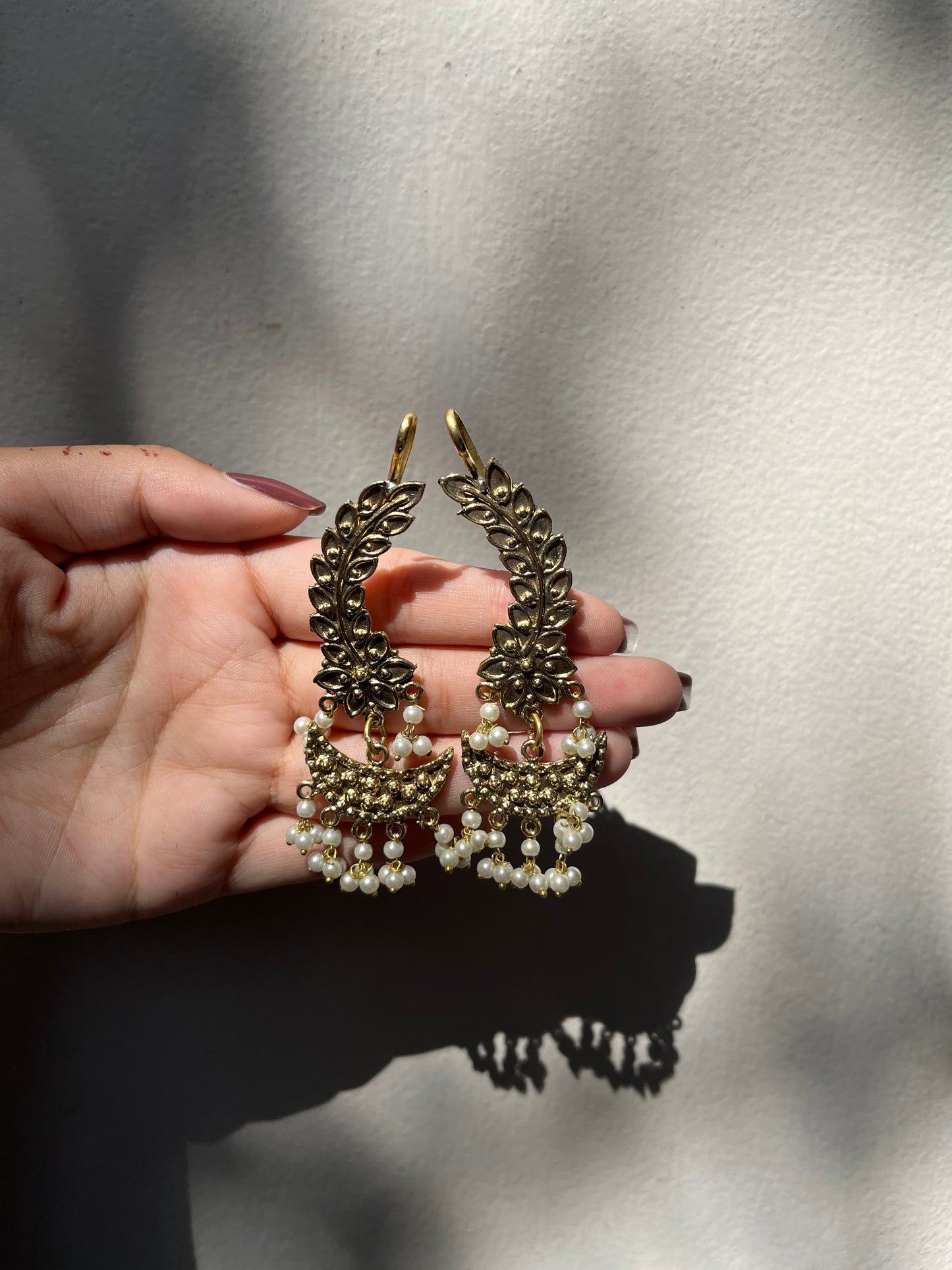 Golden earcuffs