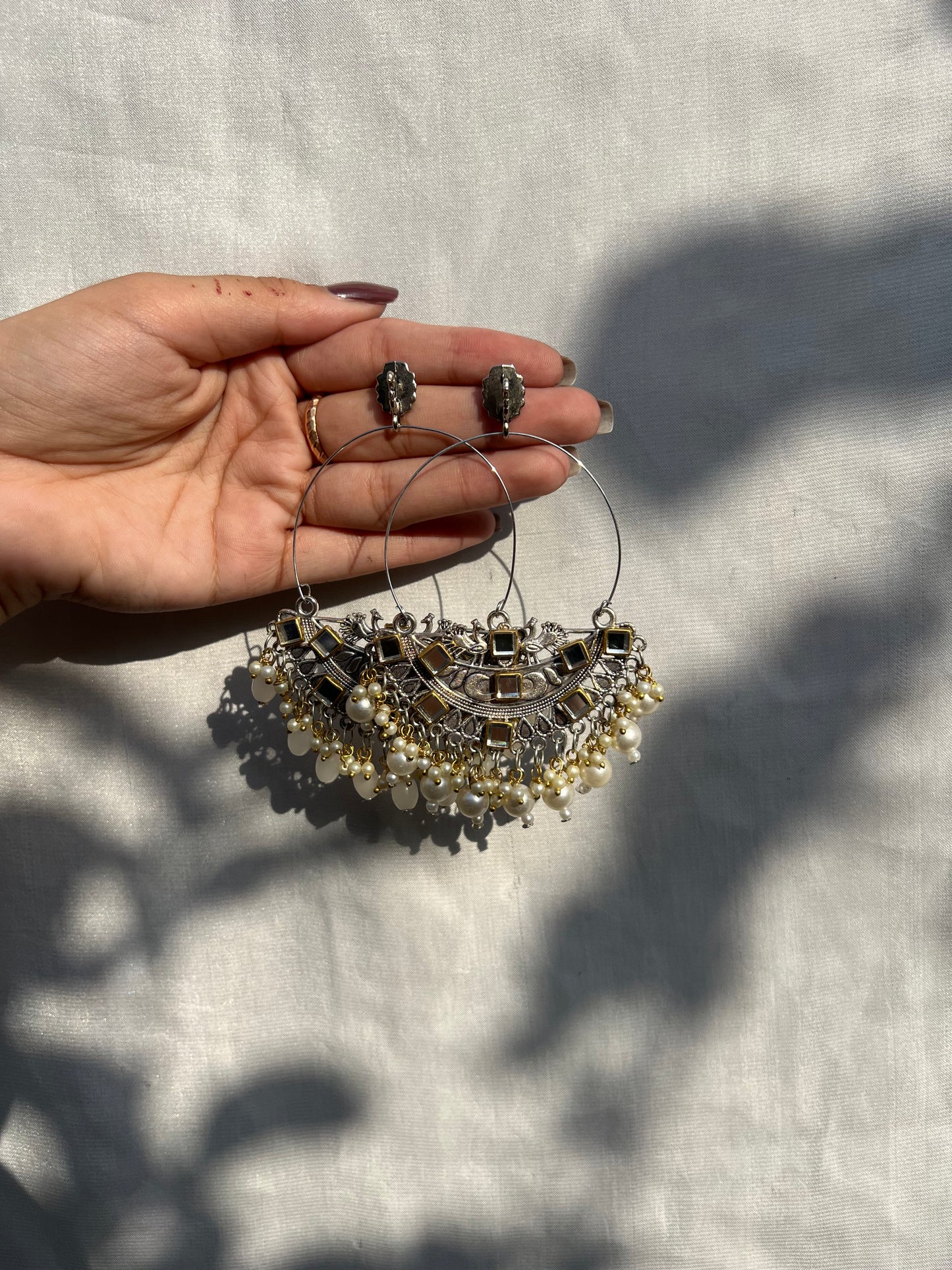 White pearled chandbai