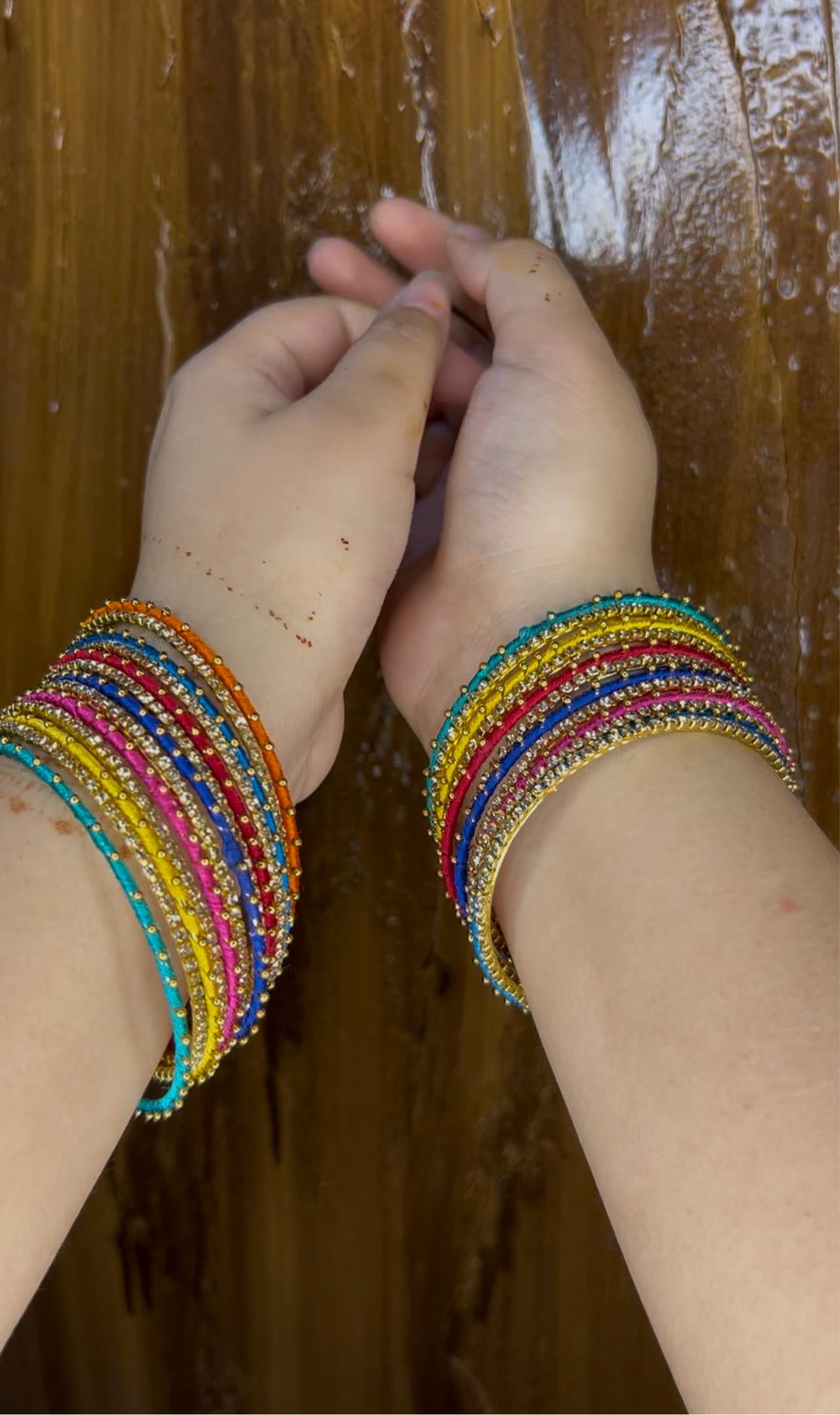 Coloured bangle set- single set
