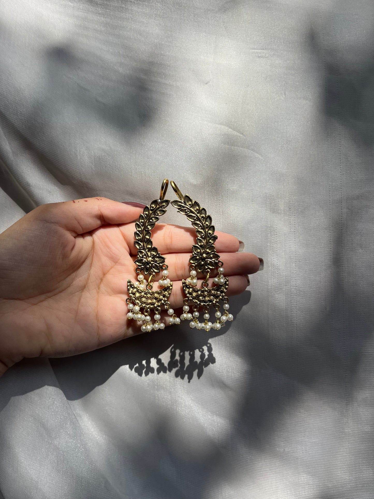 Golden earcuffs