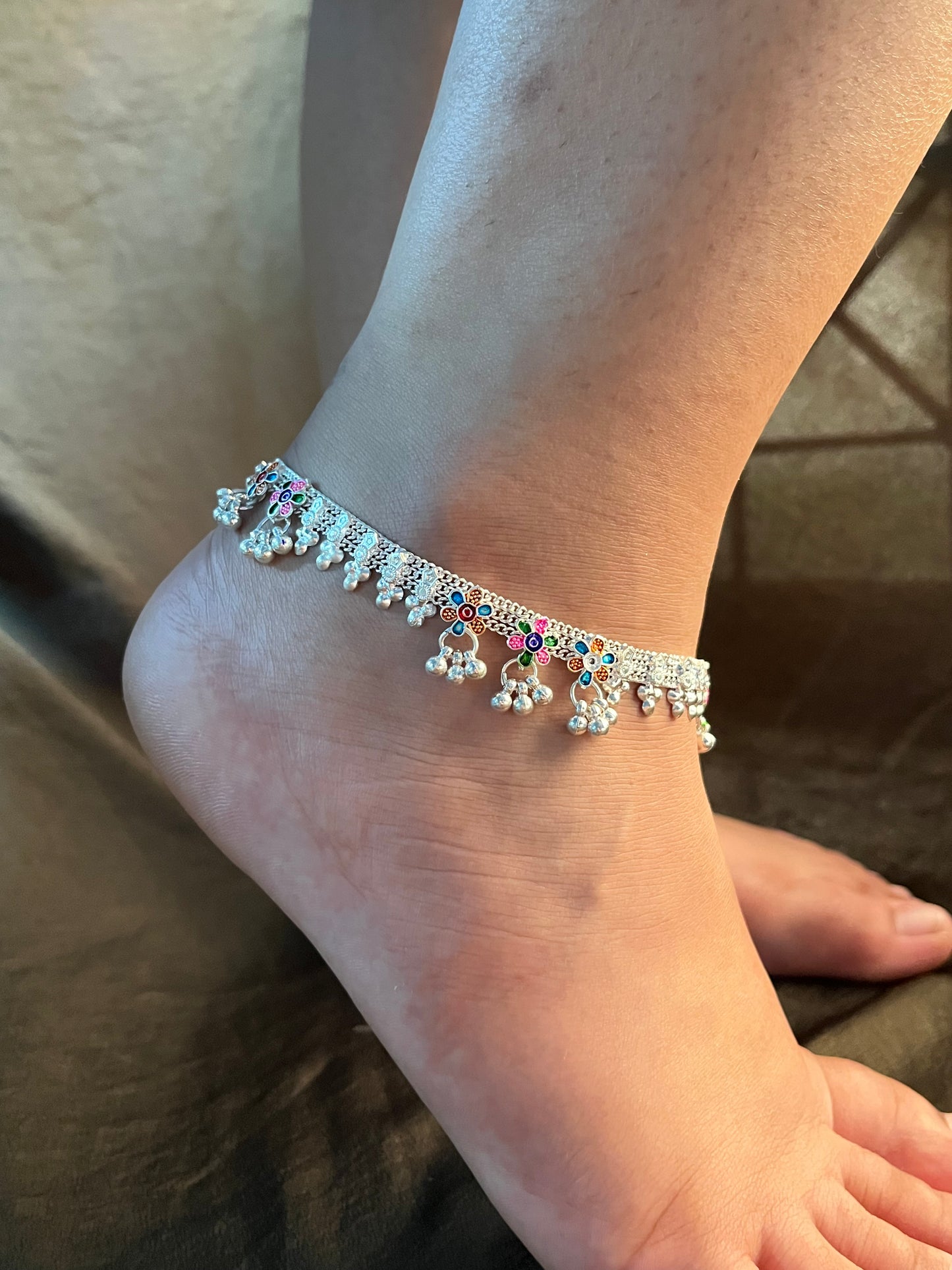Coloured flower anklet (single piece)