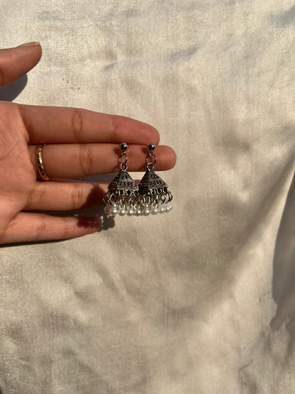 Simple silver jhumki