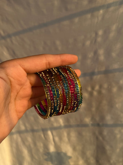 Mehru Zar set- multicoloured