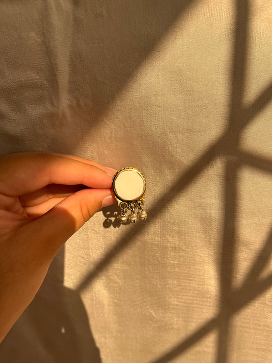 White ghungro ring