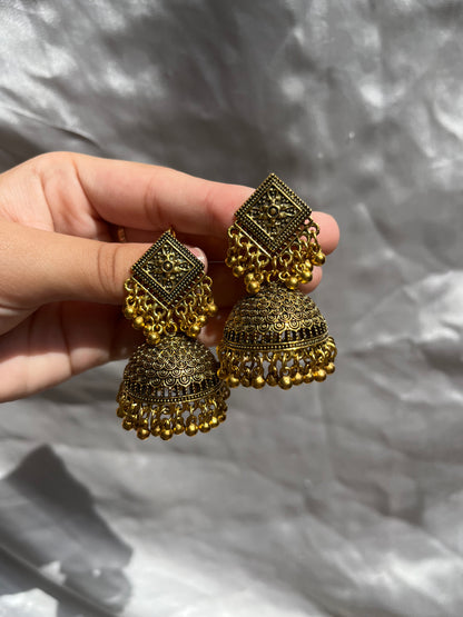 Golden Jhumkay