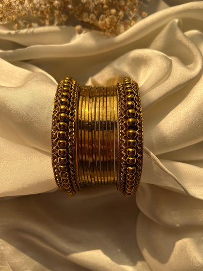 Savera bangle set