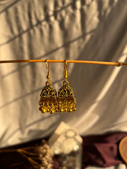 Golden jhumkay