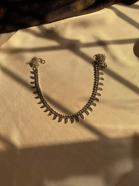 Simple afghan necklace