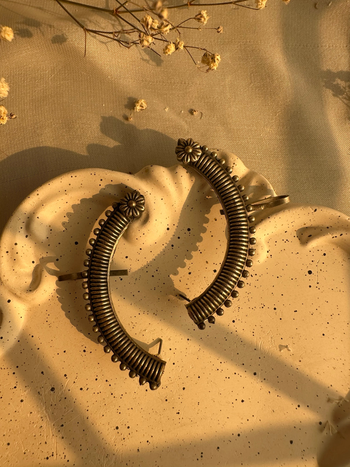 Pehlu Earcuffs