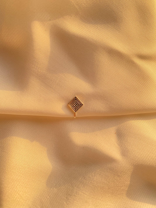 Noori nose pin